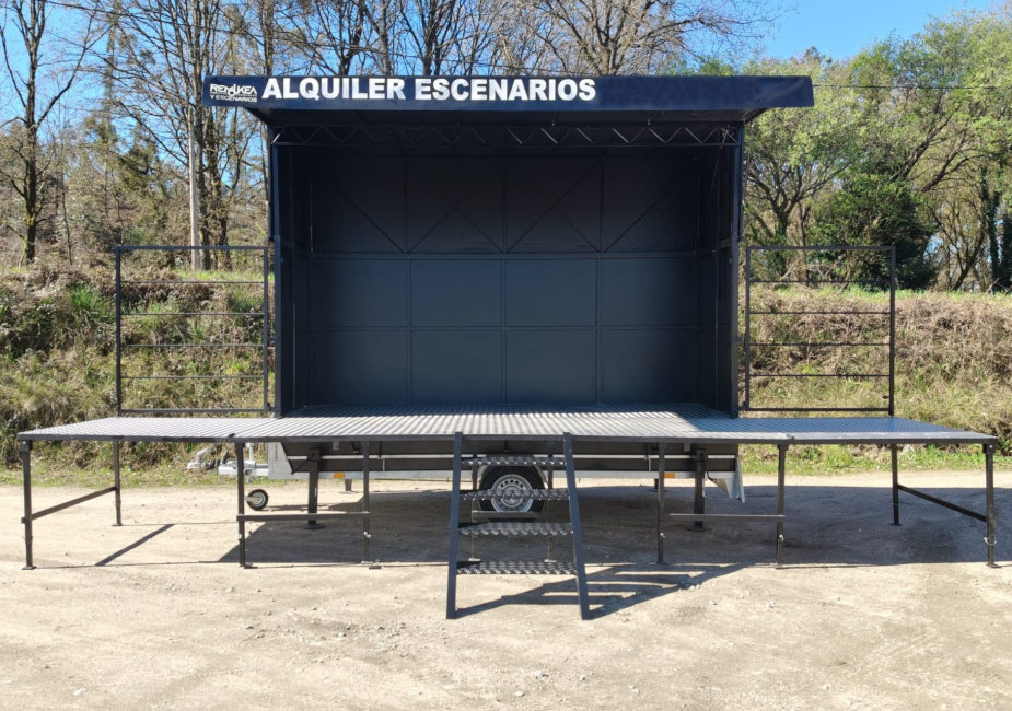 Escenario remolque, alquiler en varios tamaños