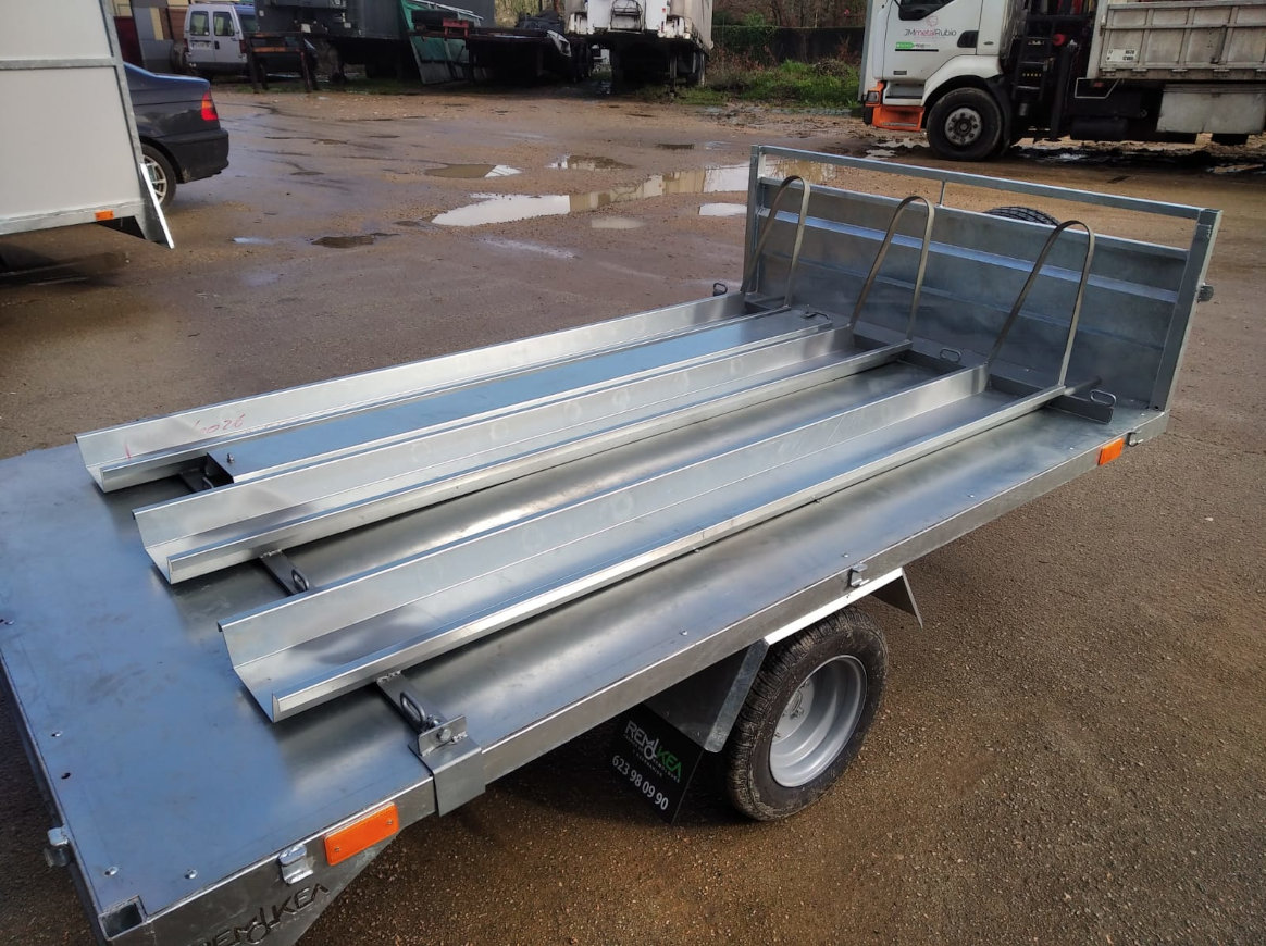 Remolque multifunción, alquiler en Ponteareas